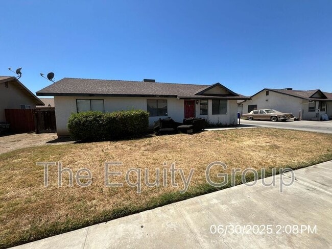 property at 1445 Cottage Pl