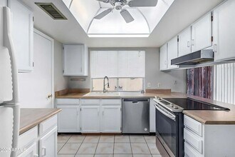 18225 N 45th Ave in Glendale, AZ - Foto de edificio - Building Photo