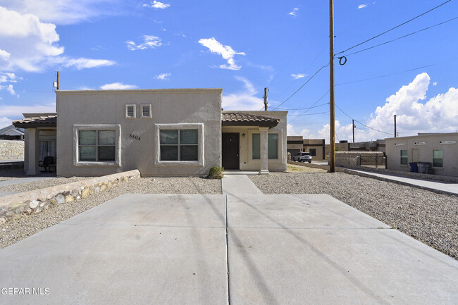 8804 Eclipse St in El Paso, TX - Foto de edificio - Building Photo