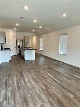 5870 Hampton Vly Dr in Spring, TX - Foto de edificio - Building Photo