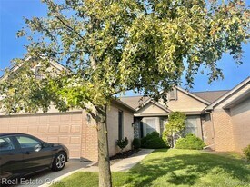 2519 Westmont Cir in Sterling Heights, MI - Building Photo