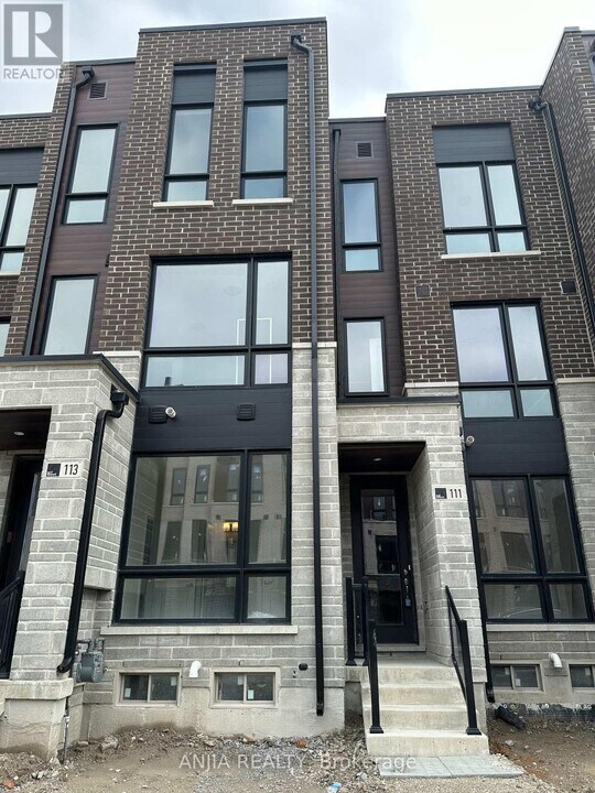 111 Stauffer Cres in Markham, ON - Building Photo
