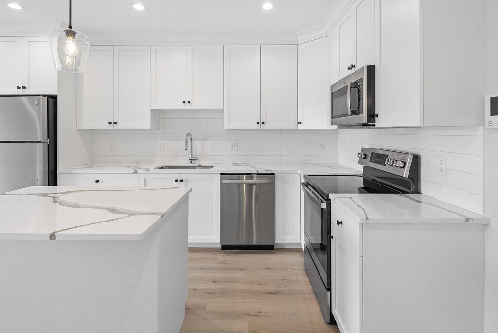 186 Bedford St-Unit -208 in Lexington, MA - Building Photo