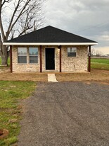 42 Chapman Rd in Atmore, AL - Building Photo