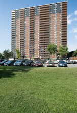 20 Teesdale Pl in Toronto, ON - Building Photo - Building Photo