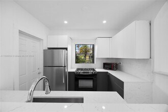 1500 Van Buren St in Hollywood, FL - Building Photo - Building Photo