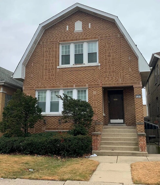 5207 W School St, Unit 2 in Chicago, IL - Foto de edificio - Building Photo