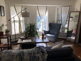 609 W Madison St, Unit 2 in Ann Arbor, MI - Building Photo
