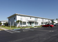 Palms at Waters Edge in North Fort Myers, FL - Foto de edificio - Building Photo