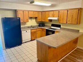 193 W Burgess Rd in Pensacola, FL - Building Photo - Building Photo