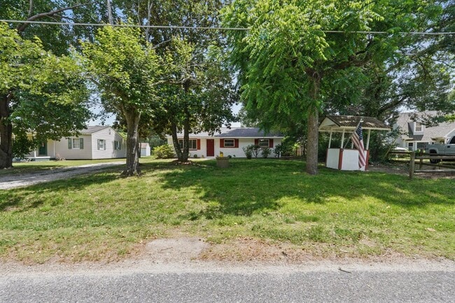 3127 N Riverside Dr in Lanexa, VA - Building Photo - Building Photo