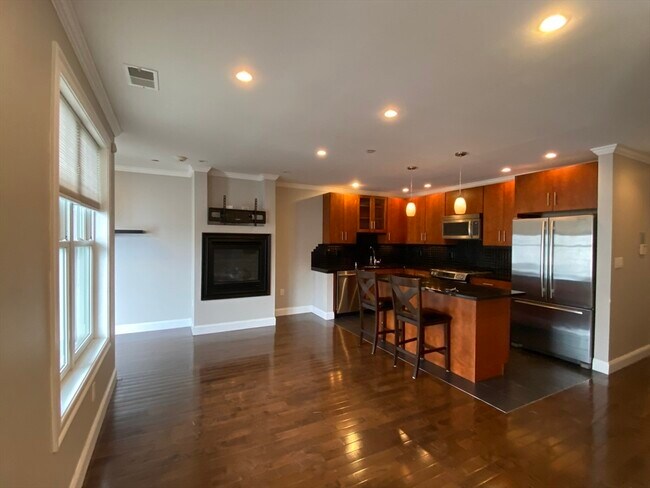 171 Bowen St in Boston, MA - Building Photo - Building Photo