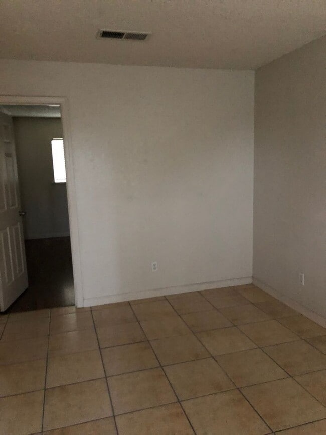 6912 Hall Blvd in Winton, CA - Foto de edificio - Building Photo
