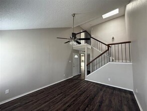 2203 Chatham Square Ct in Dallas, TX - Building Photo - Building Photo