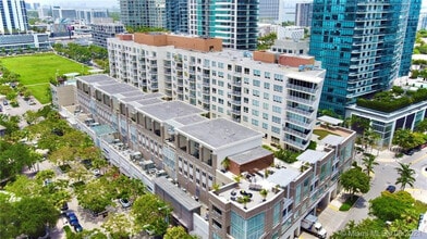 3250 NE 1st Ave in Miami, FL - Building Photo - Building Photo