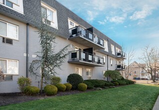 Cadillac Manor in Hackensack, NJ - Foto de edificio - Building Photo