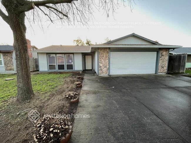 property at 7840 1st Draw Way