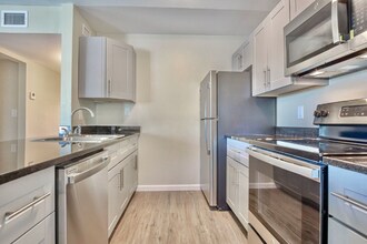 240 Harmon Ave in Panama City, FL - Building Photo - Building Photo