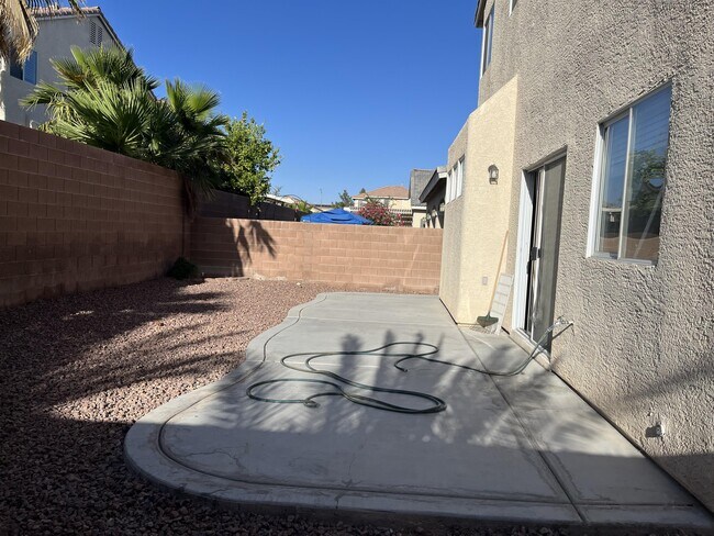 1204 E Malibu Sands Ave in North Las Vegas, NV - Building Photo - Building Photo