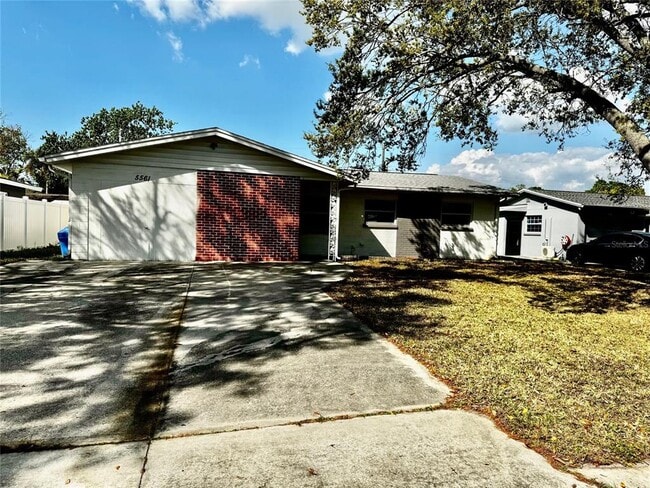 5561 100th Ave in Pinellas Park, FL - Building Photo - Building Photo