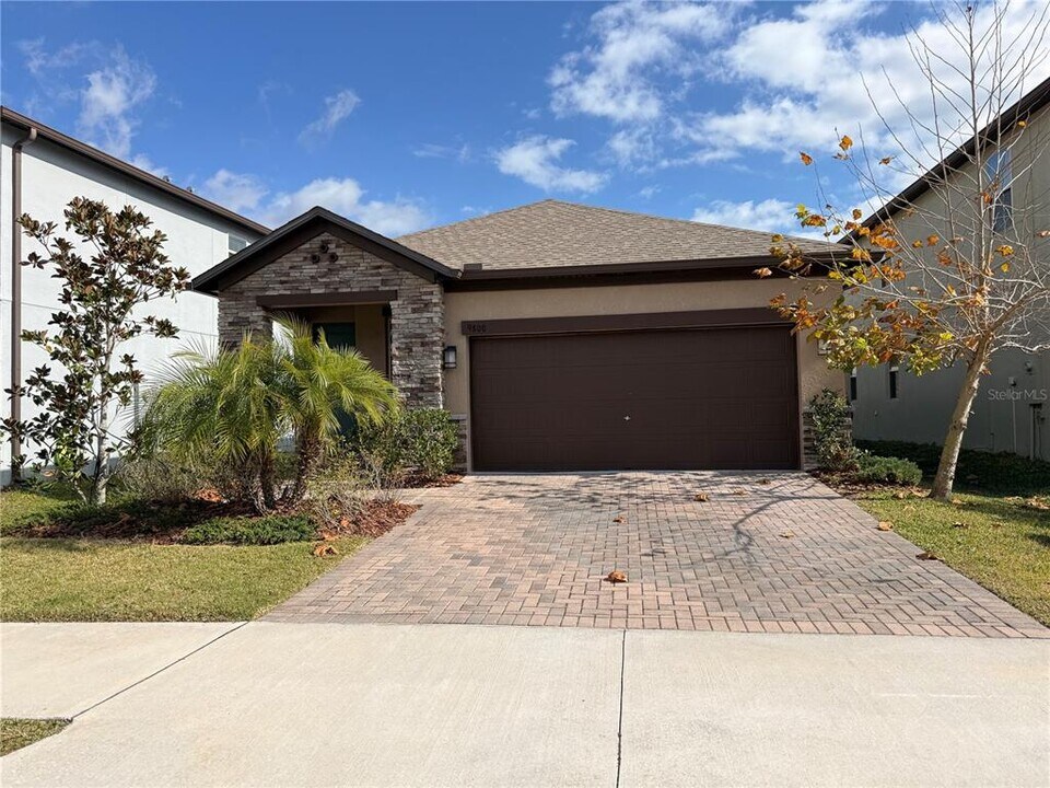 9800 Little Bluestem Dr in Land O Lakes, FL - Building Photo