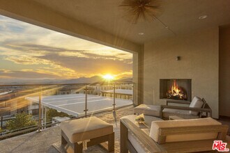 20312 Willoughby Ln in Los Angeles, CA - Building Photo - Building Photo