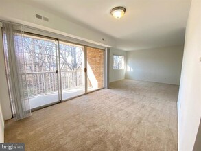 8002 Le Havre Pl in Falls Church, VA - Building Photo - Building Photo