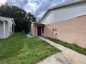942 Loquat Tree Rd in Orlando, FL - Building Photo