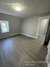 12 Vineyard Ave in Yonkers, NY - Building Photo - Building Photo