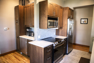 3249 W Fairview Pl, Unit 110 in Denver, CO - Building Photo - Building Photo