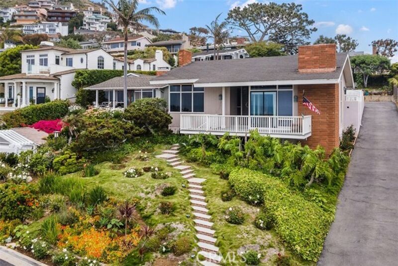 35 N La Senda Dr in Laguna Beach, CA - Building Photo