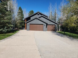 5317 Sandhill Ct in Park City, UT - Building Photo