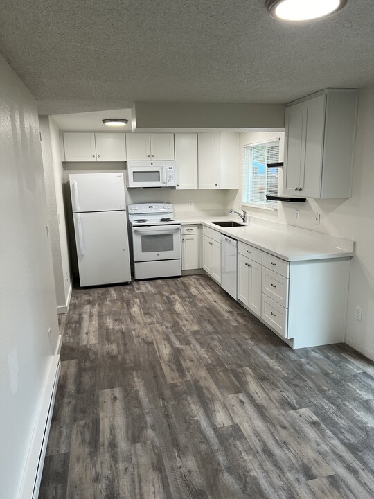 17312 12th Ave NE in Shoreline, WA - Building Photo