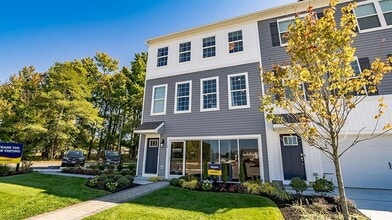 182 Sweetwater Dr in Moon Township, PA - Building Photo - Building Photo