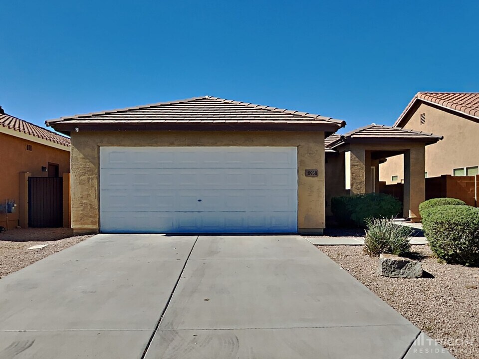 18938 N Smith Dr in Maricopa, AZ - Building Photo