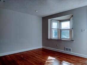 8404 Loch Raven Blvd in Towson, MD - Foto de edificio - Building Photo