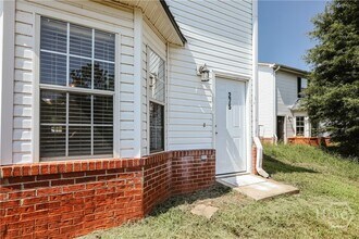 275 Westchester Cir in Athens, GA - Building Photo - Building Photo