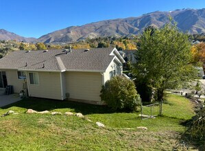 1997 N 1250 E in Layton, UT - Building Photo - Building Photo