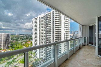 333 Las Olas Way, Unit 2501 in Fort Lauderdale, FL - Building Photo - Building Photo