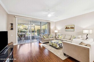 7990 Baymeadows Rd in Jacksonville, FL - Foto de edificio - Building Photo