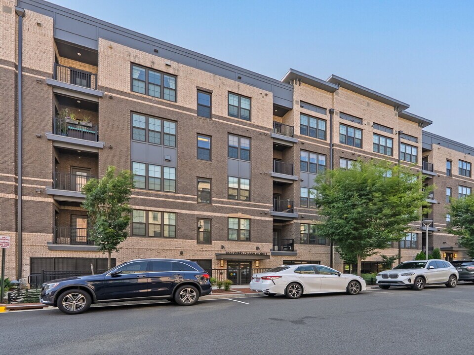 2324 Wind Charm St in Herndon, VA - Building Photo
