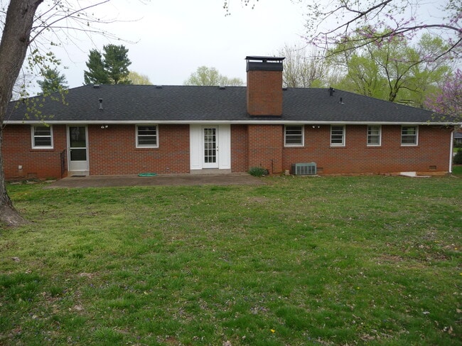 1321 Leeson Way in Bowling Green, KY - Building Photo - Building Photo