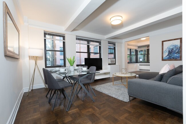 340 E 52nd St in New York, NY - Building Photo - Building Photo