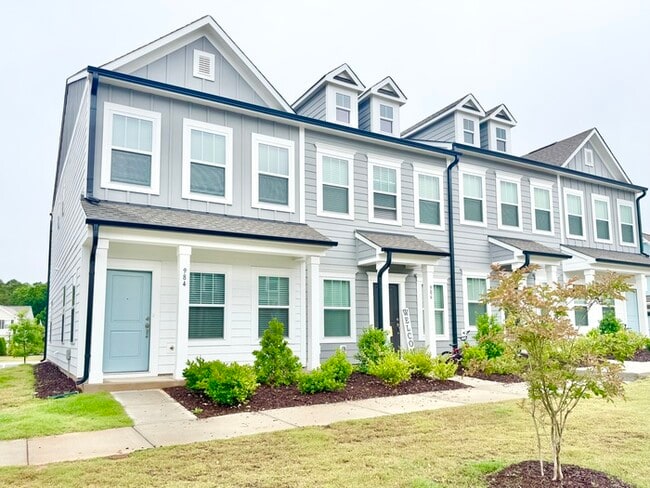 property at 984 Anchor Wy