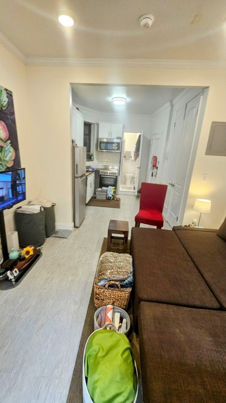 403 E 73rd St in New York, NY - Building Photo - Building Photo