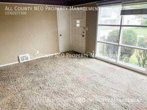 21260 Carol Dr in Cleveland, OH - Building Photo - Building Photo