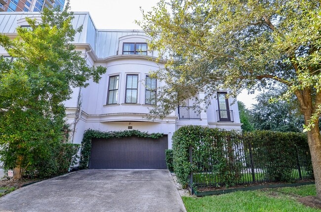 2017 McClendon St in Houston, TX - Building Photo - Building Photo