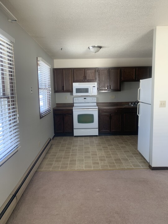 205 S Columbia St, Unit 5 in Harrisburg, SD - Building Photo