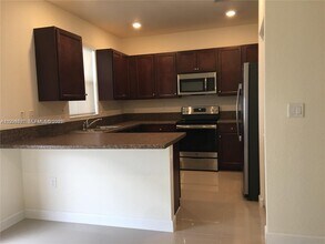 10323 W 34th Ln in Hialeah, FL - Building Photo - Building Photo