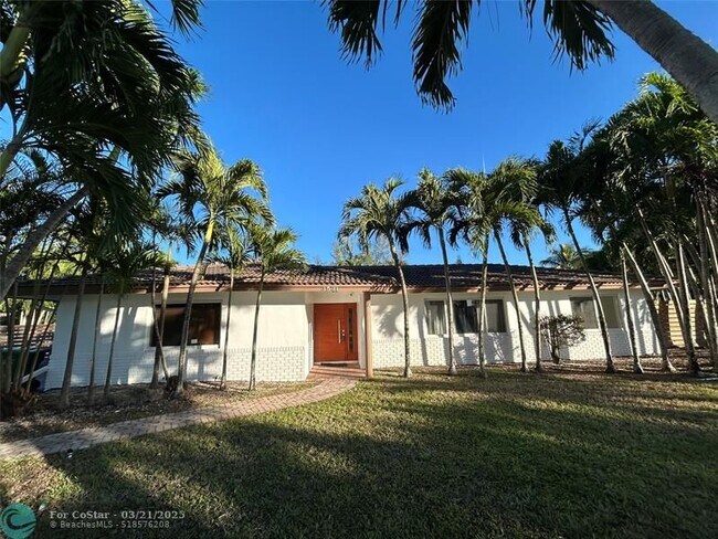 3531 NW 99th Ave in Coral Springs, FL - Foto de edificio - Building Photo